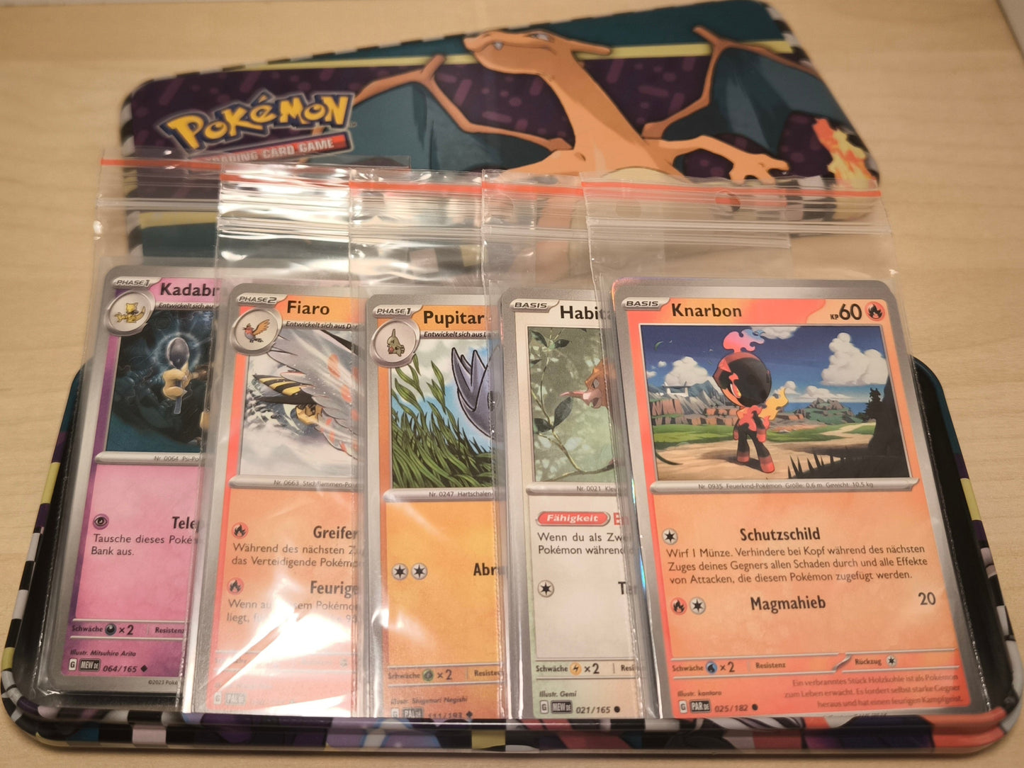 50 Pokémon Karten Stifteetui Set "Glurak"